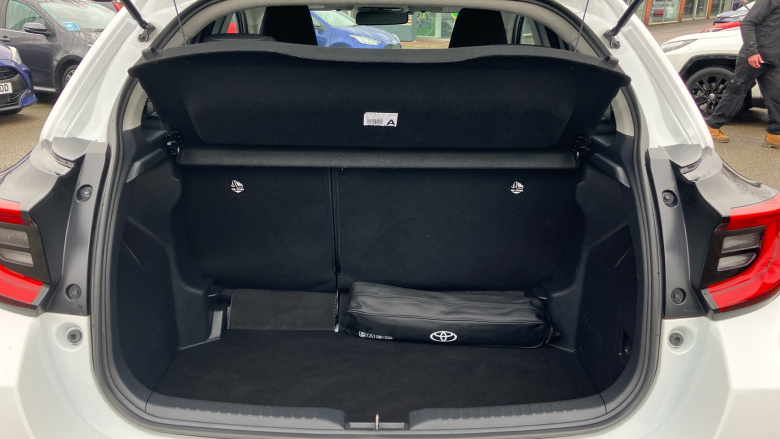 Toyota Yaris 1.5 Hybrid Design 5dr CVT Hybrid Hatchback